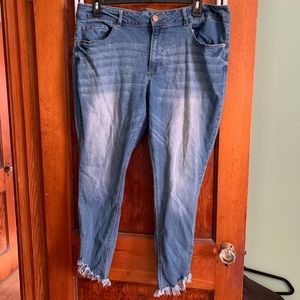 ➕ twentyone black by rue21 Mid-Rise Jegging